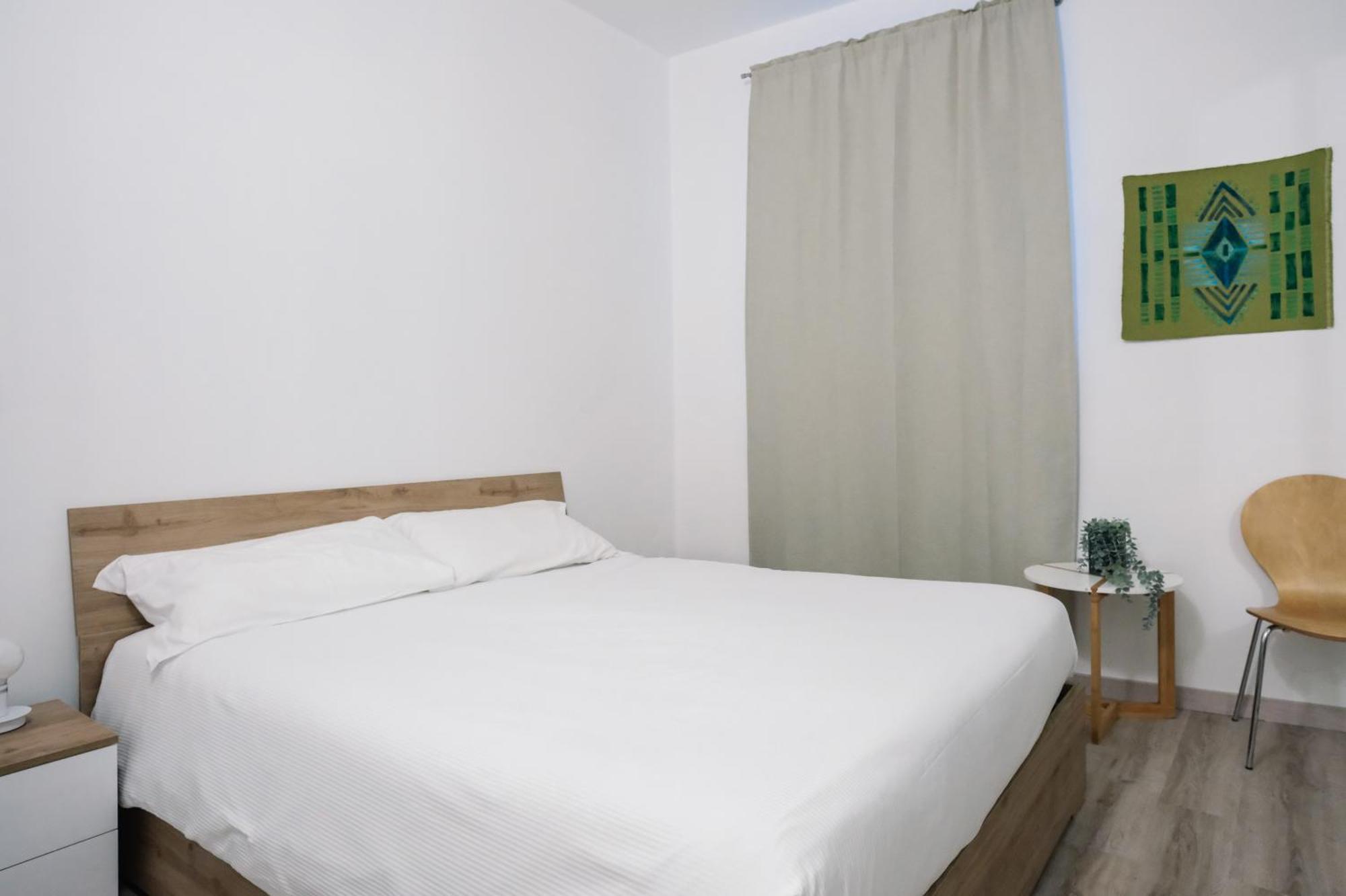 Flora Inn, Scotti's House - Due Passi In Centro Affittacamere 2*