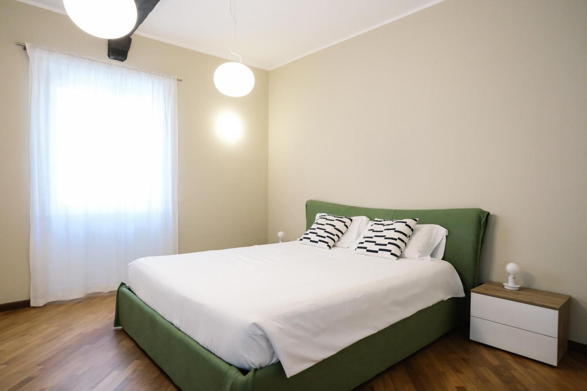 Affittacamere Flora Inn, Scotti's House - Due Passi In Centro Bergamo