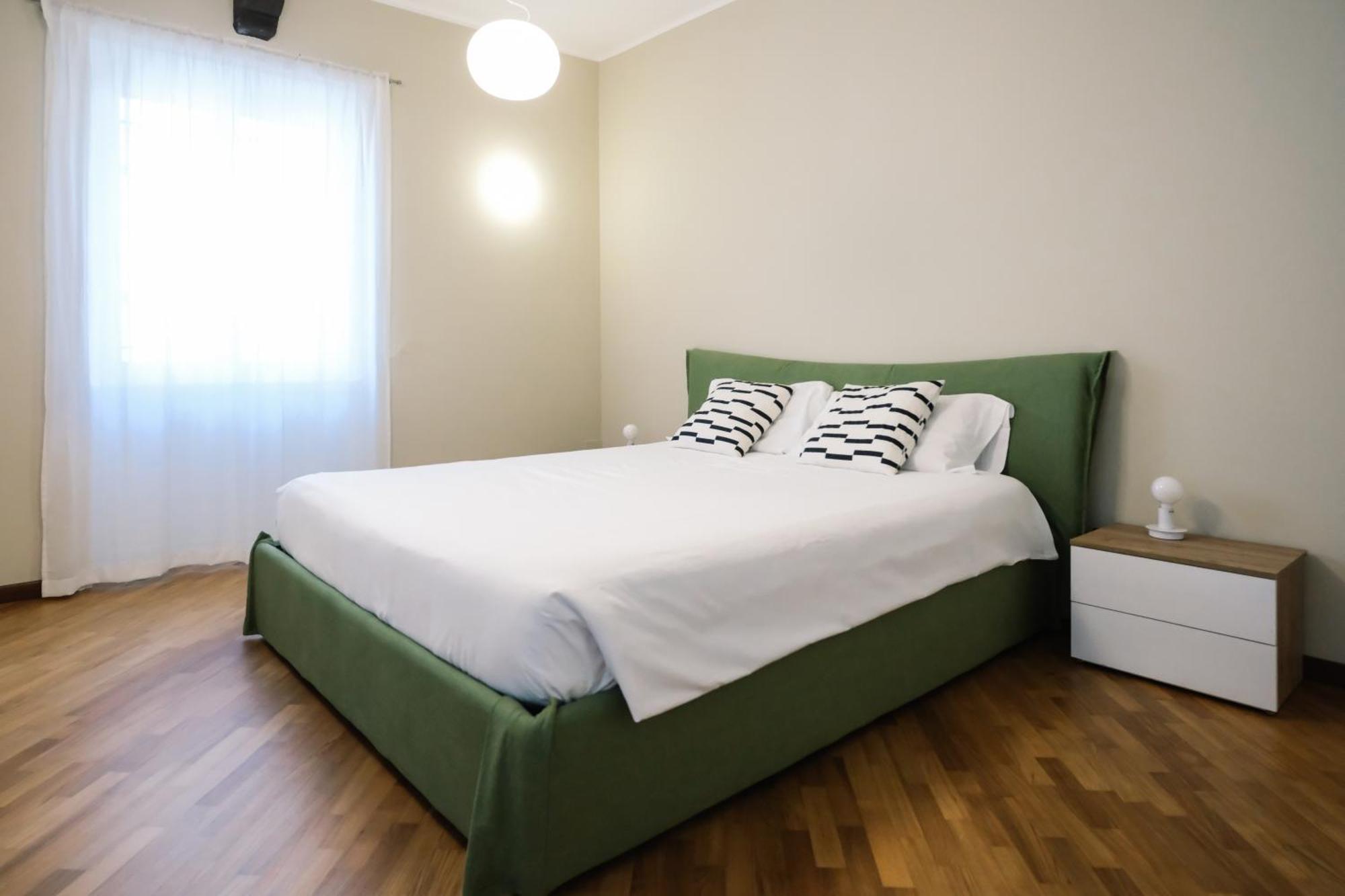 Flora Inn, Scotti's House - Due Passi In Centro Guest house